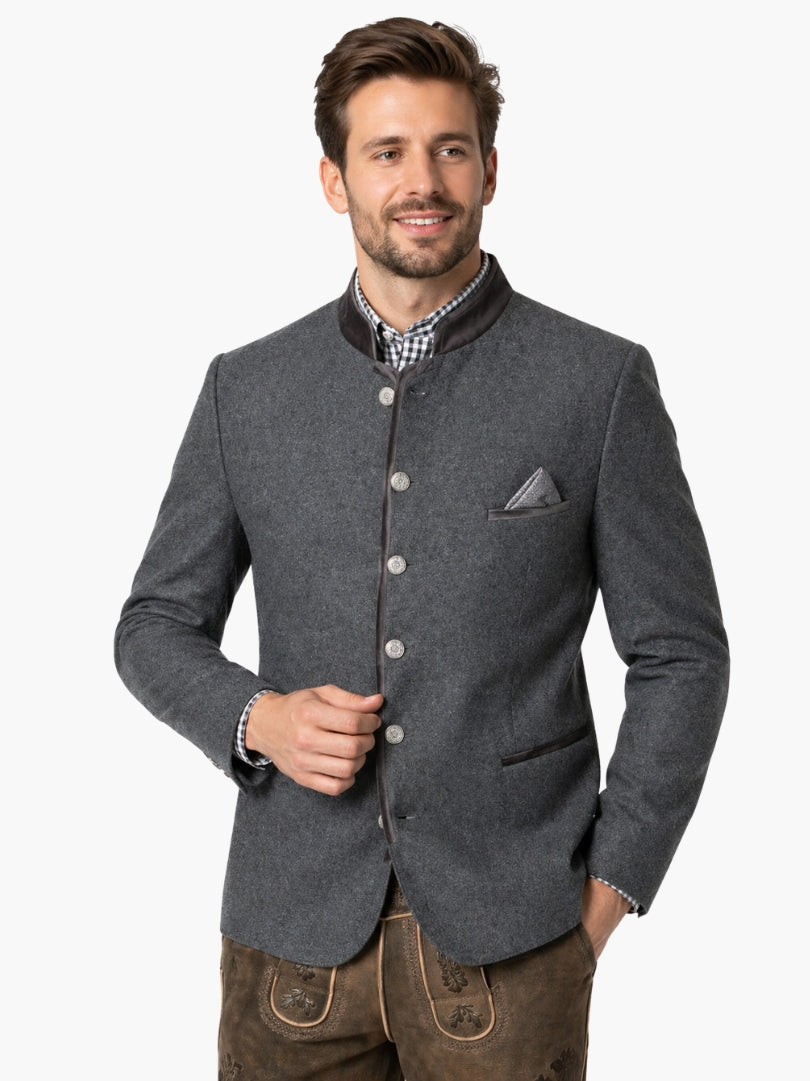 Men’s dark grey Bavarian Trachten jacket with contrast collar and metal buttons, styled with lederhosen for Oktoberfest outfit.